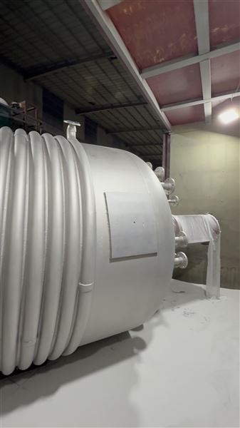 不銹鋼導(dǎo)熱油加熱盤管反應(yīng)釜