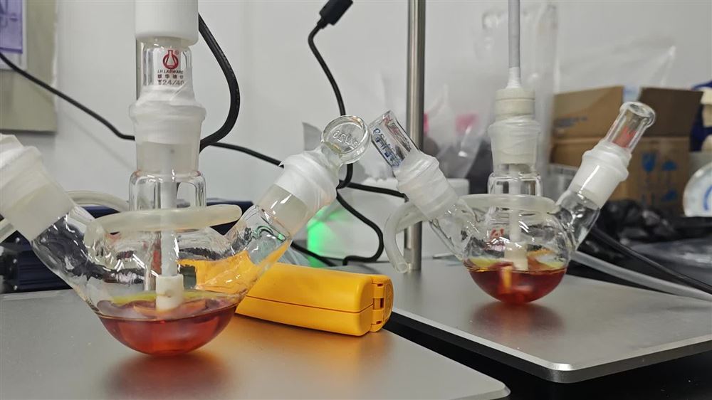 上海歐河實(shí)驗(yàn)室數(shù)顯攪拌機(jī)A300pro多臺(tái)燒瓶攪拌應(yīng)用現(xiàn)場科研