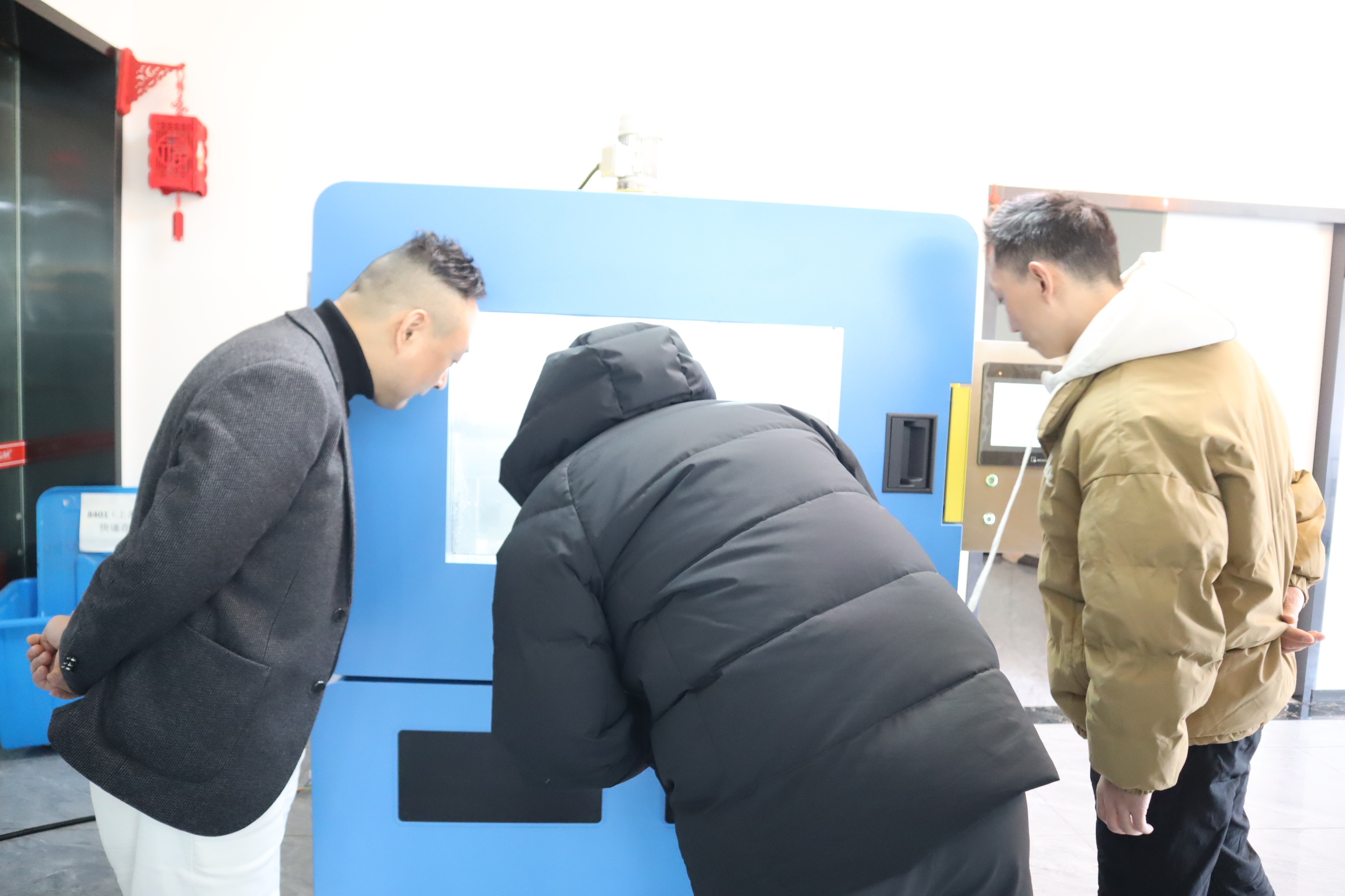 客戶到訪上海程斯參觀考察蒸汽噴射試驗(yàn)機(jī)設(shè)備